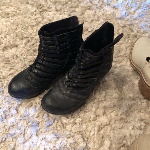 Black booties - Picture 3 of 3